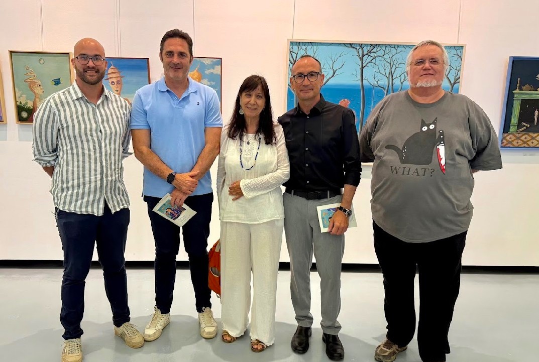 El auditorio de Águilas acoge hasta el 22 de junio la exposición “El buen tiburón”