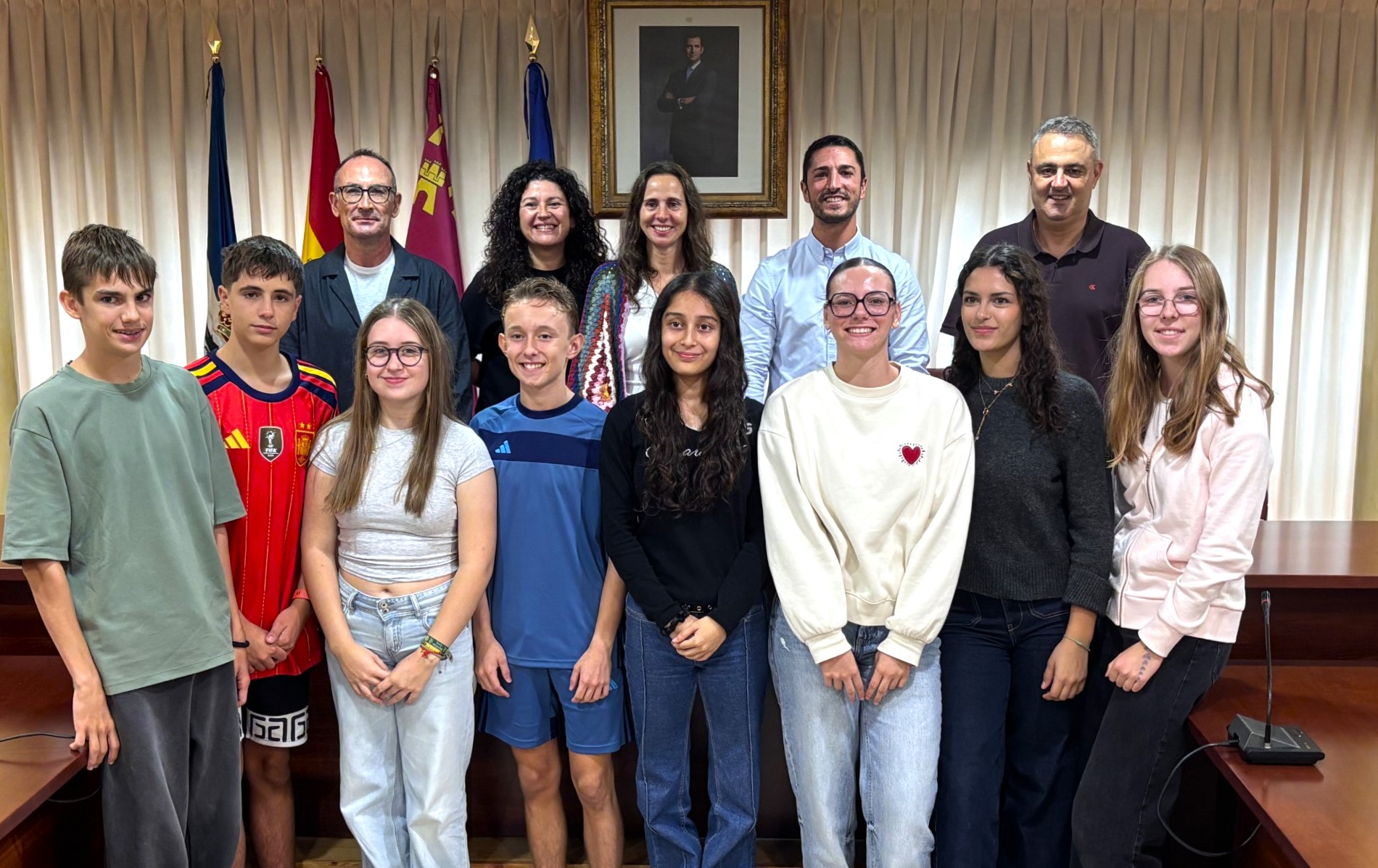 El Ayuntamiento de Águilas recibe al alumnado de los programas de intercambio de los IES Alfonso Escámez y Europa