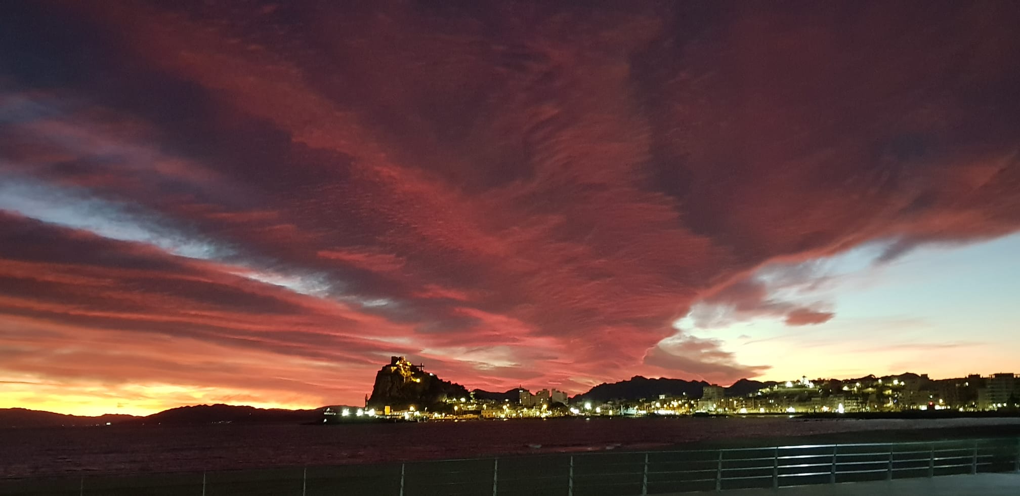 La AEMET activa el Aviso Amarillo por viento para este martes en Águilas