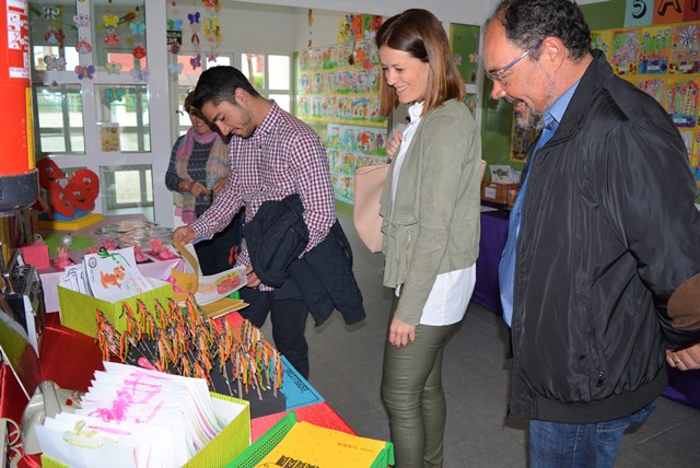 El colegio Las Lomas de Águilas celebra su semana cultural centrada en los años 80