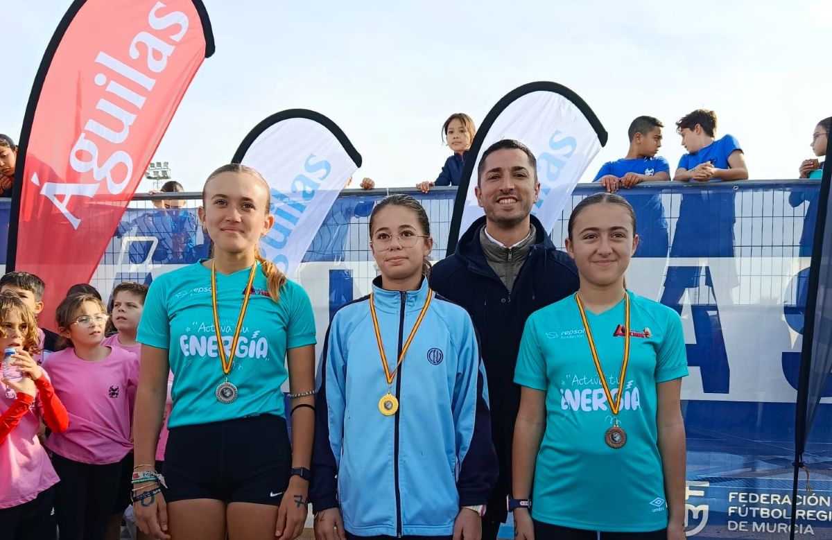 Águilas celebra la final de cross escolar campo a través