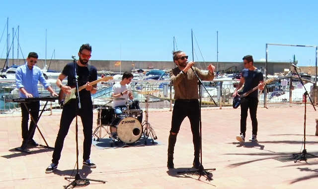 El grupo aguileño Lady Ma Belle pone música a la nueva temporada del UCAM CB 