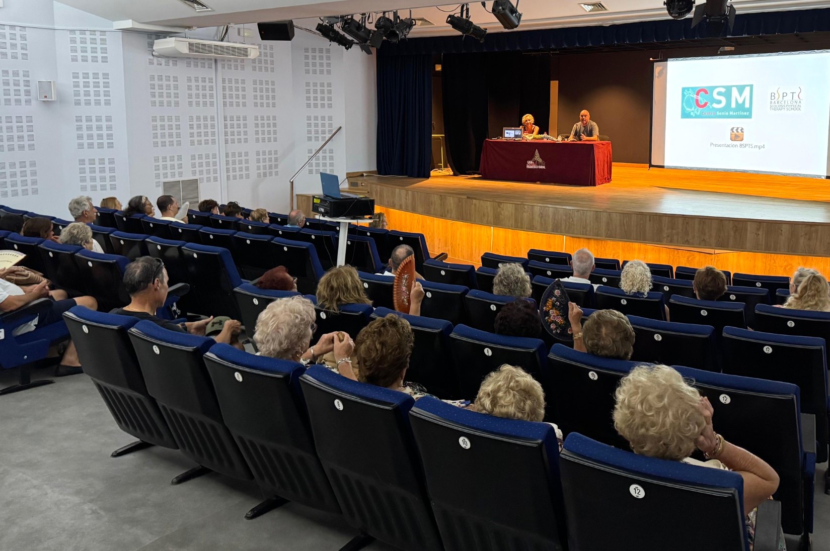 La fisioterapeuta Sonia Martínez ofrece en Águilas una interesante charla sobre ‘higiene postural’