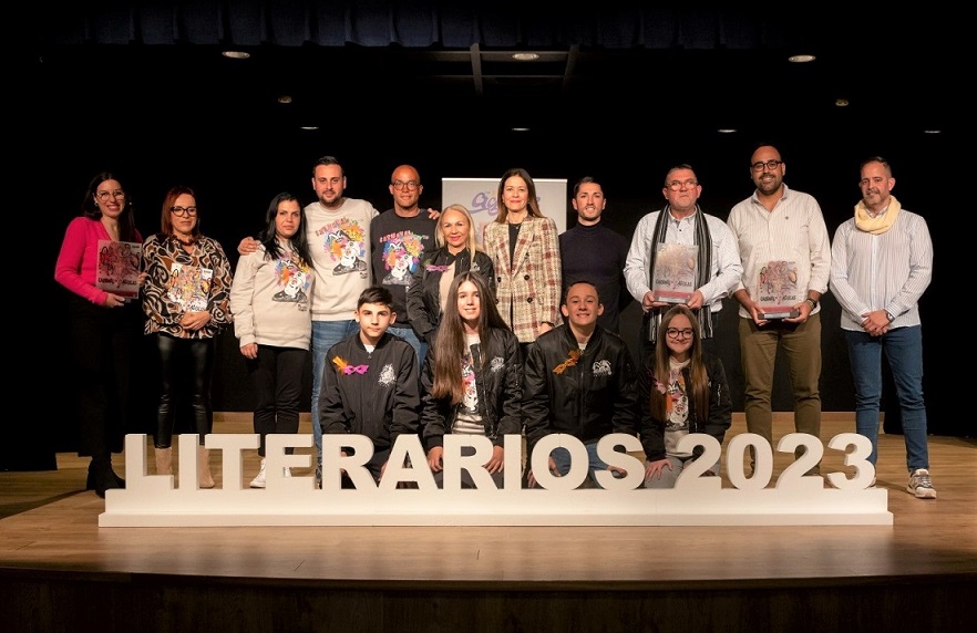 Se entregan los premios literarios “Carnaval de Águilas” y se pone a la venta el libro oficial del festejo