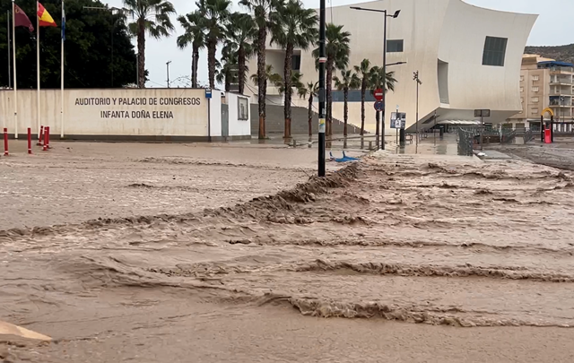 La AEMET eleva a nivel naranja el aviso por lluvias en Águilas durante la jornada de hoy viernes