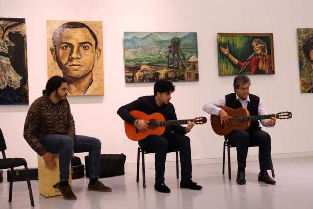 Más de un millar de personas han visitado ya la exposición «Los poetas del flamenco» del pintor Pedro Juan Rabal