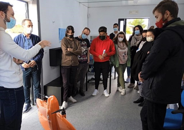 Alumnos del IES Alfonso Escámez visitan el Vivero de Empresas de Águilas