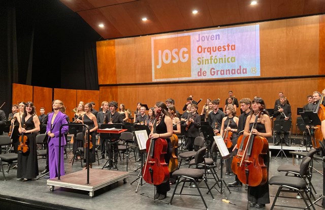 La Joven Orquesta Sinfónica de Granada, bajo la batuta de la aguileña Isabel Rubio, llena el Auditorio de Águilas