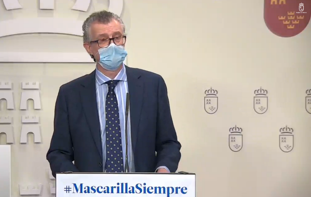 La Región amplía a las 23 horas el inicio del toque de queda y sube a 6 el máximo de personas no convivientes en las terrazas de hostelería  