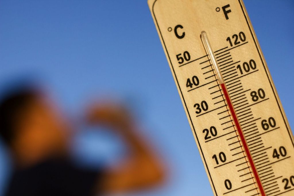 La AEMET activa la alerta amarilla por calor para este lunes y martes en Águilas