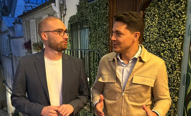 El secretario general del PSOE de Águilas mantiene un encuentro con su homónimo de París en la capital francesa