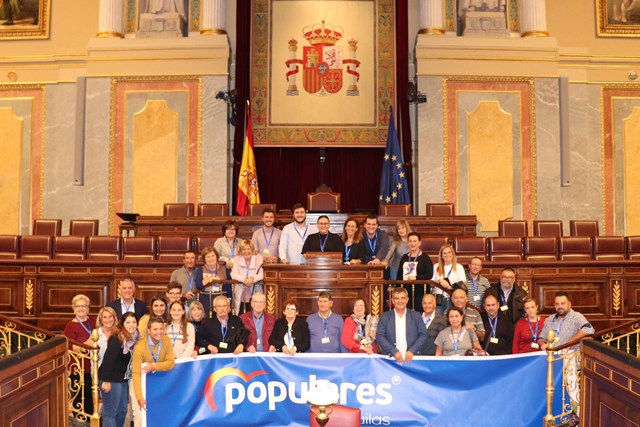 El aguileño Juan María Vázquez acompaña al PP de Águilas en una visita al Congreso y al Senado  