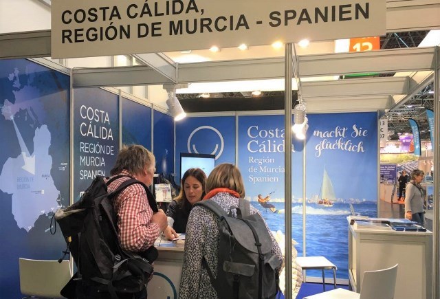 Los fondos marinos de Águilas se promocionan en la feria de deportes náuticos más importante del mundo, la Boot de Düsseldorf