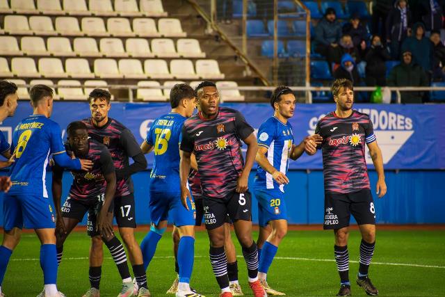 El Águilas escribe una página dorada en la historia del fútbol regional al llevarse el primer derbi ante el Lorca en Segunda RFEF