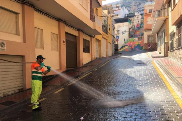  El Ayuntamiento de Águilas pone en marcha un operativo especial de limpieza con motivo del Carnaval 