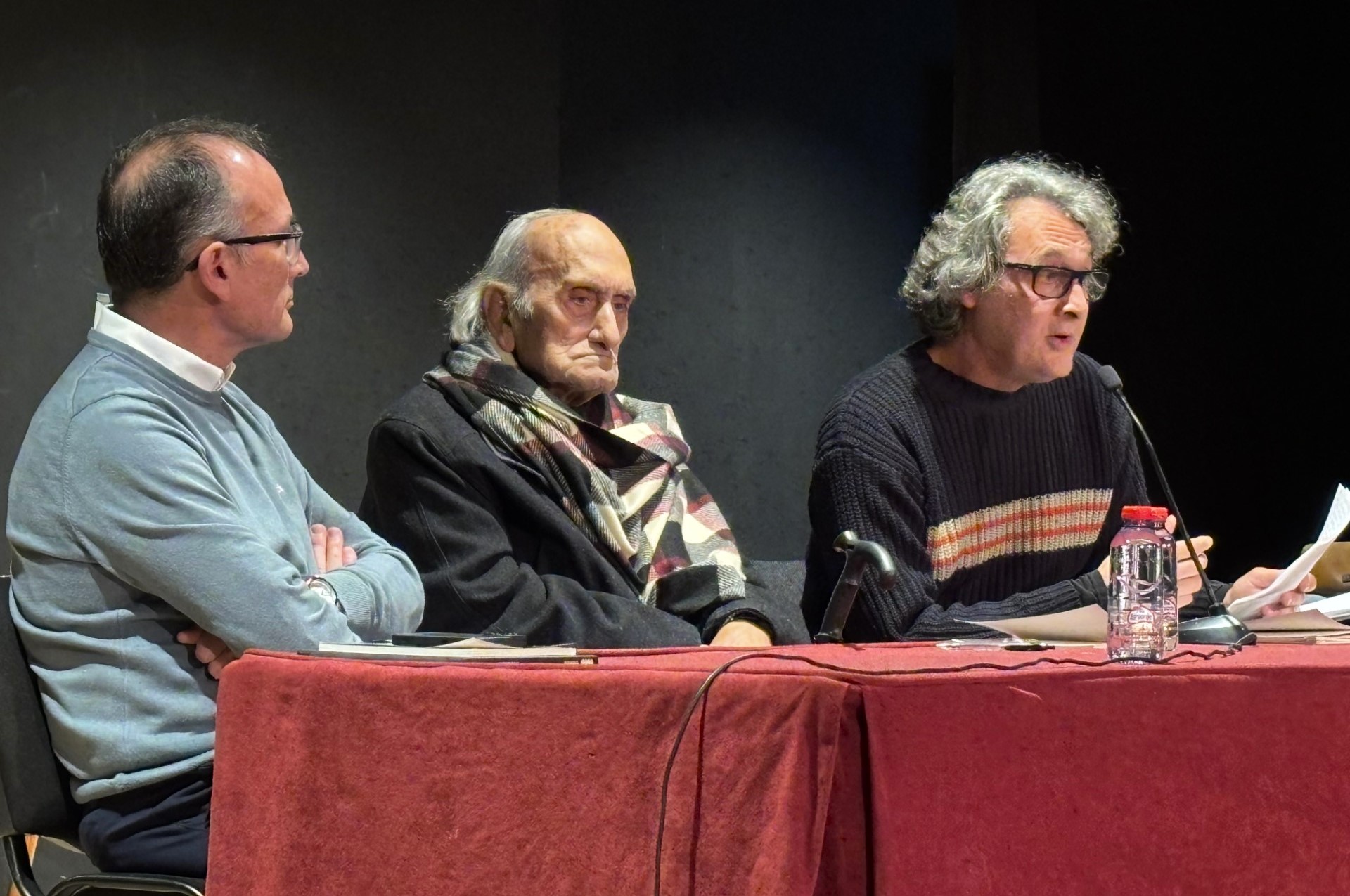 Pedro Javier Martínez presenta en Águilas la reedición del libro “Negro. Poemas a una novia muerta”