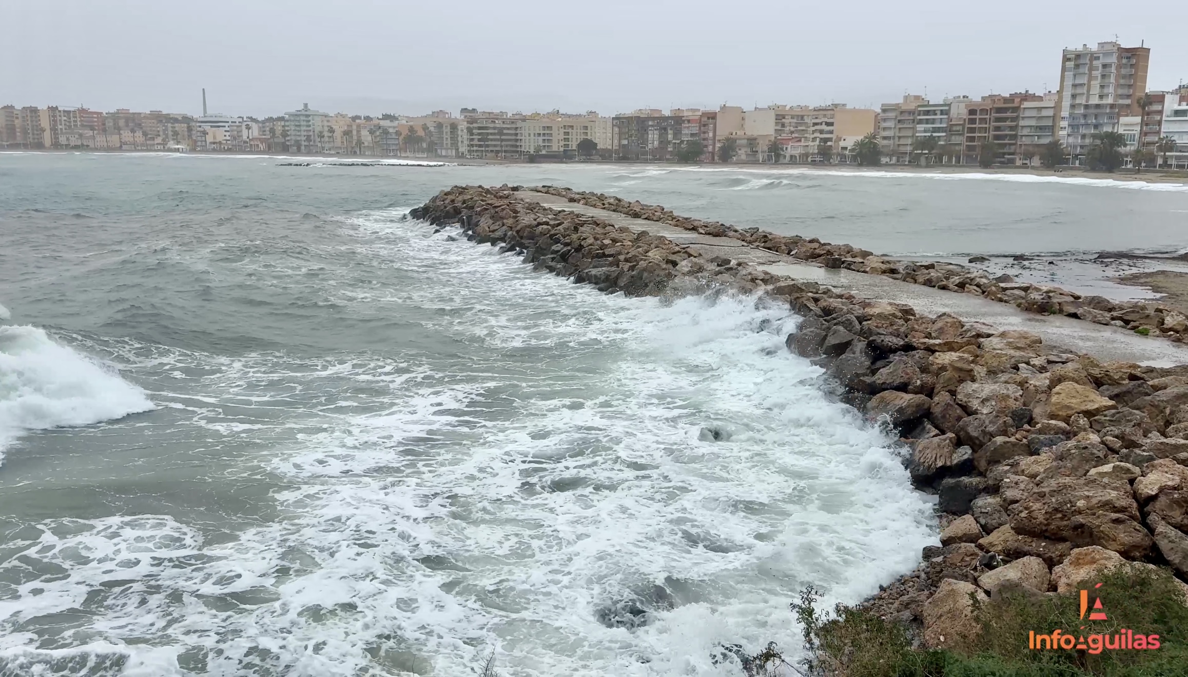 Se extienden a los próximos días las alertas por viento y fenómenos costeros en Águilas