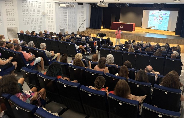Gran participación en la charla “Cuida tu Ríe-nestar interior” celebrada en la Casa de la Cultura de Águilas