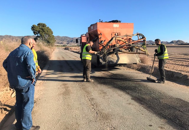 El Ayuntamiento de Águilas lleva a cabo la reparación de varios caminos rurales