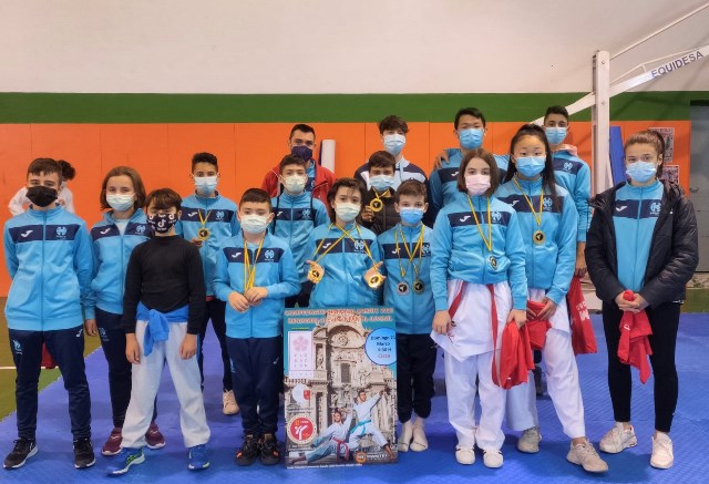 El Club Kárate Águilas consigue 14 medallas en el Campeonato Regional celebrado en Cieza 