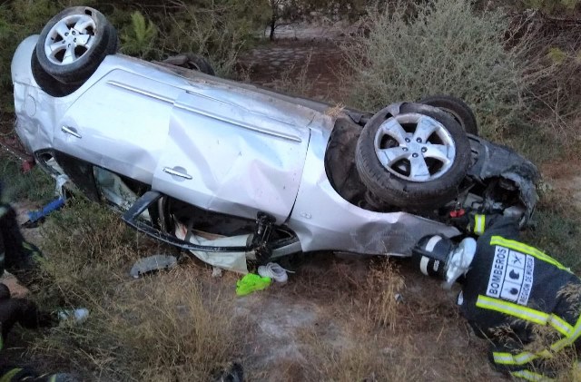 Servicios de emergencia atienden y trasladan a dos heridos en accidente de tráfico con atrapados ocurrido en la autovía de Águilas a Lorca