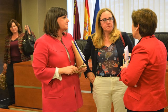 La diputada aguileña Isabel María Soler afirma que la realidad social y laboral de la mujer en nuestra Región evoluciona en positivo