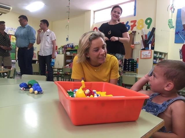 La Comunidad amplía el personal no docente para atender alumnos con necesidades educativas especiales en el CEIP San Juan de las Águilas 