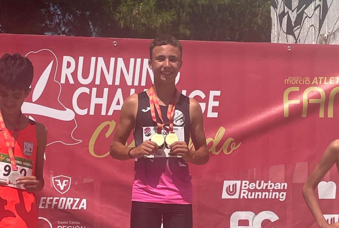 El aguileño Víctor López Cayuela revalida sus títulos regionales sub-16 en 1000 m y jabalina