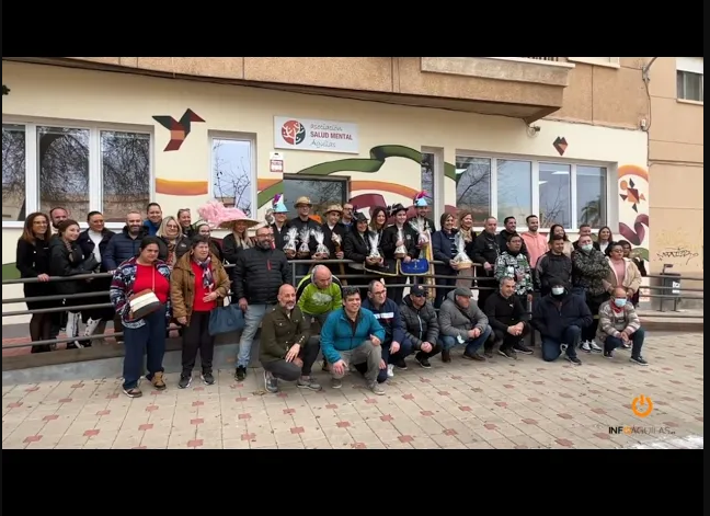 Afemac entrega los cascarones a los Personajes del Carnaval de Águilas